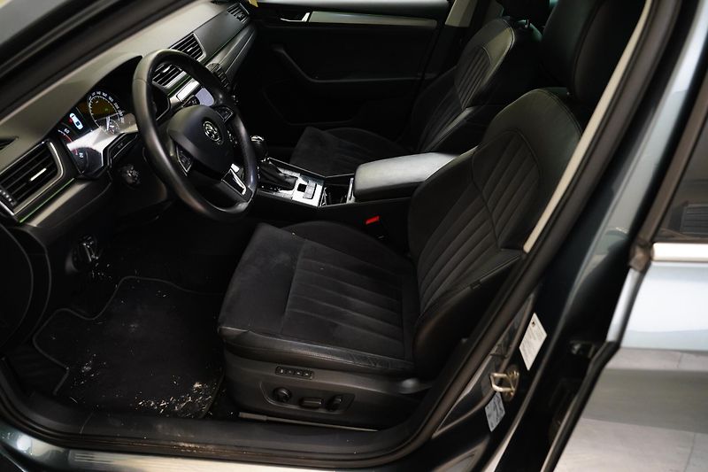 Škoda Superb - fotka 6 z 6