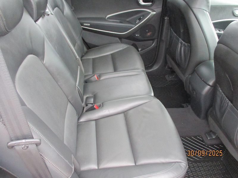 Hyundai Grand Santa Fe (2017) 2,2 CRDi AWD/ 4x4 - fotka 9 z 14