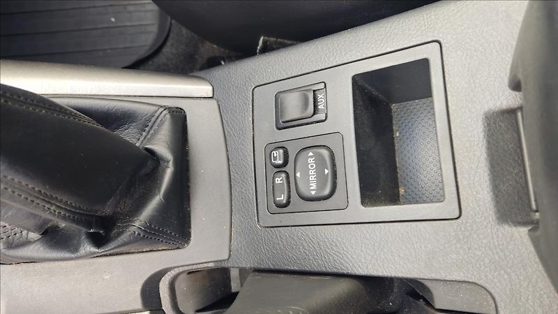 Toyota RAV4 2,2 D-4D 4x4 SOL PREMIUM - fotka 9 z 22