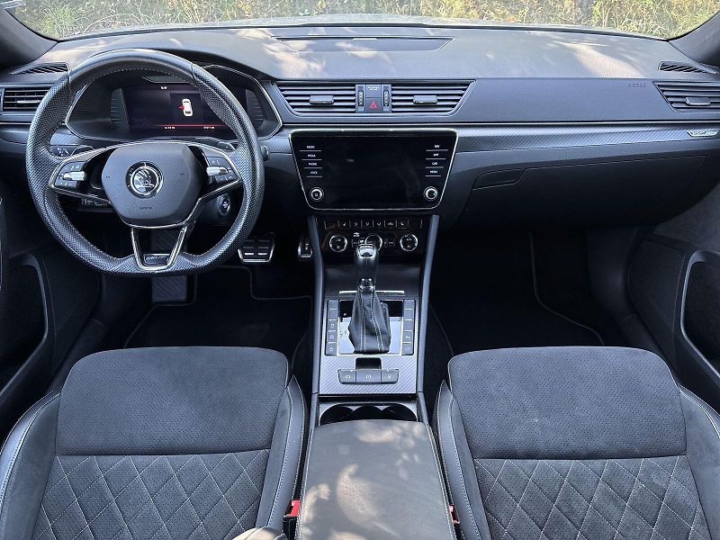Škoda Superb (2023) Combi 2.0 TDI DSG Sportline - fotka 5 z 36