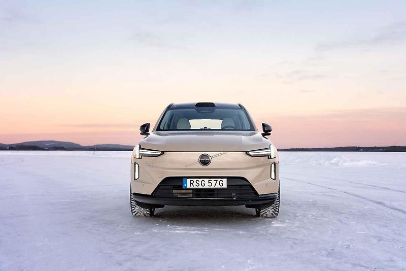 Volvo EX90 je novou vlajkovou lodí elektrické modelové řady.