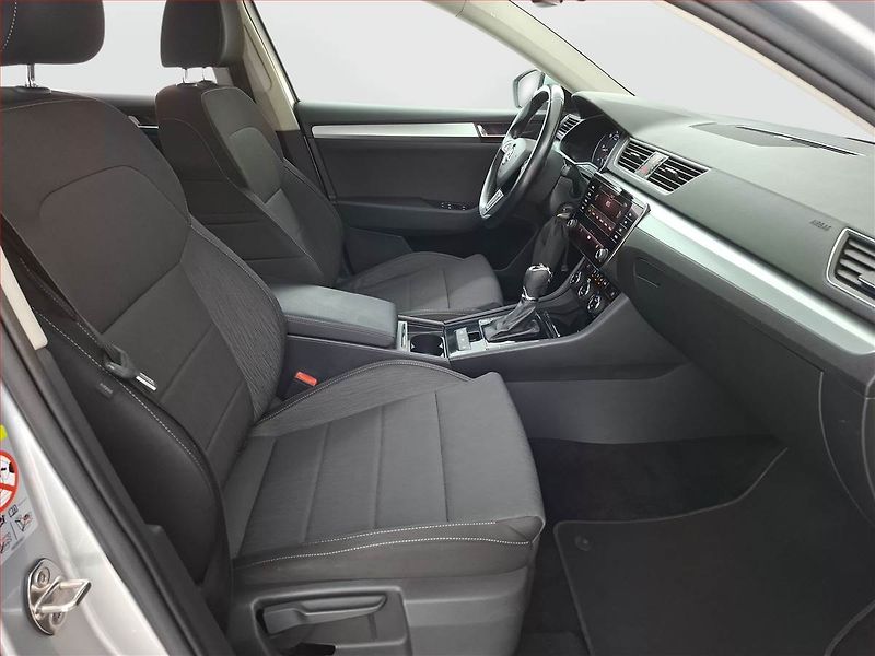 Škoda Superb (2018) 2.0 TDI, Automat, Navi, Xenony - fotka 9 z 21