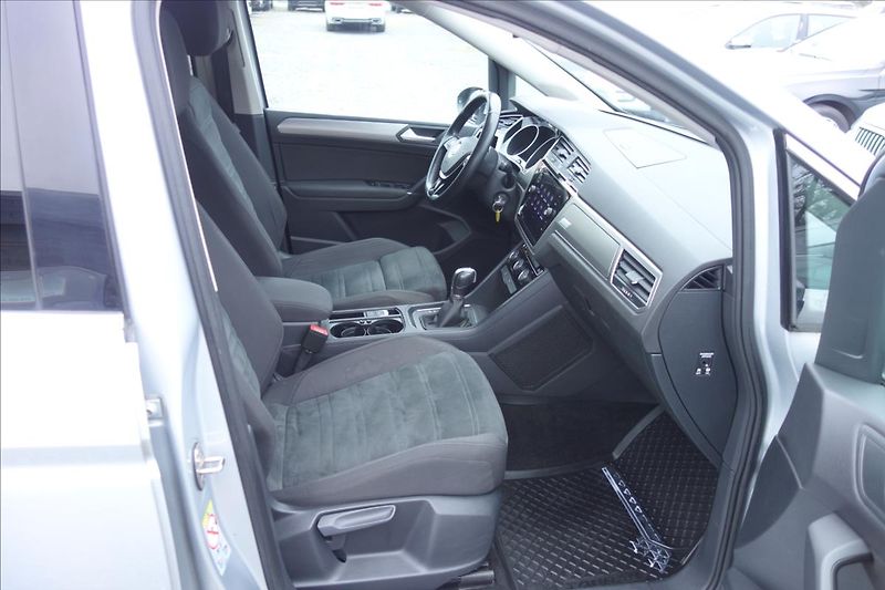 Volkswagen Touran 2,0 TDi 110KW,ČR,SERV.KN.,DSG. - fotka 13 z 34