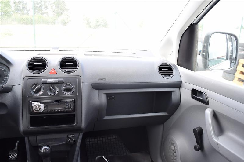Volkswagen Caddy 1,9 TDI 77KW BEZ DPF A KOROZE - fotka 24 z 41