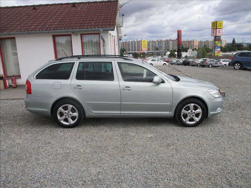 Škoda Octavia 1,4 TSI, klima,xenon,servis, - fotka 5 z 36