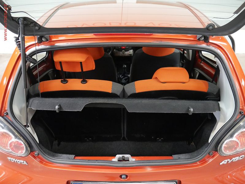 Toyota Aygo (2012) 1.0i, ČR, AC - fotka 7 z 13