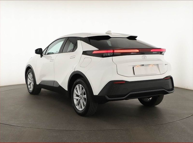 Toyota C-HR (2025) 1.8 Hybrid - fotka 4 z 19