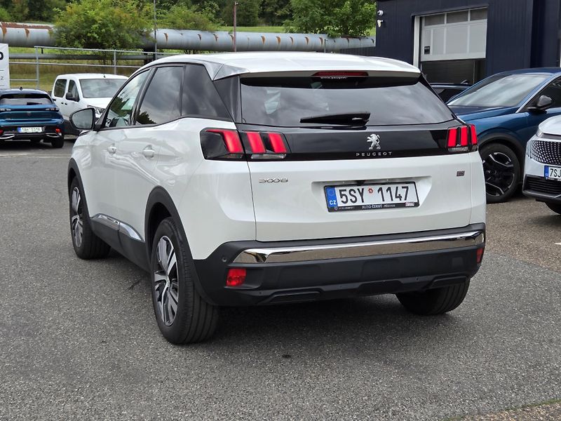 Peugeot 3008 (2023) 1.5 BHDi 130 ALLURE MAN6 - fotka 3 z 27