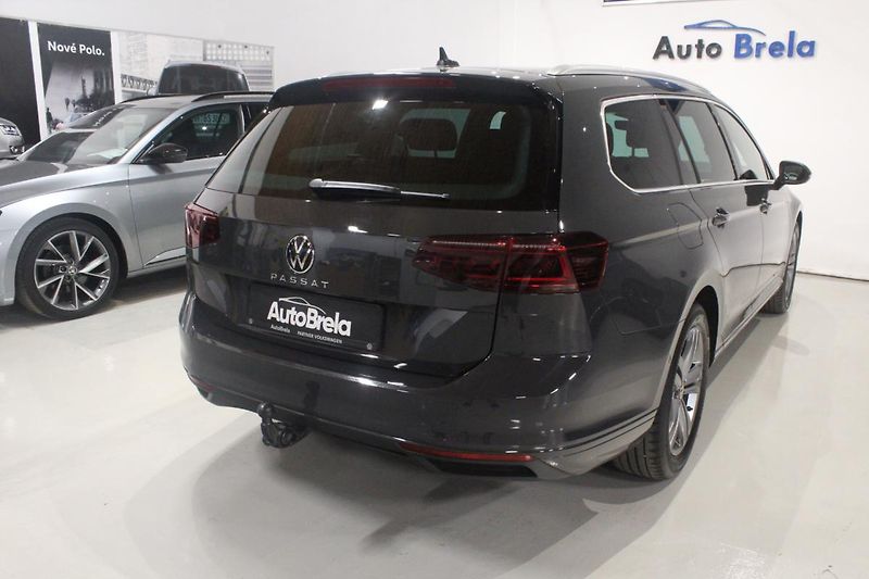 Volkswagen Passat (2021) 2.0TDI DSG Info display Matrix - fotka 12 z 43