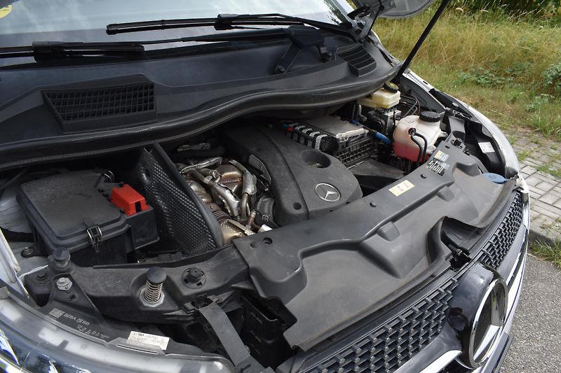 Mercedes-Benz Třídy V (2023) 300d AMG 4Matic REZERVACE - fotka 24 z 24