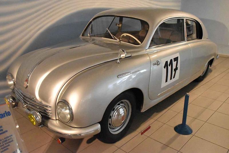 Tatra 600 Tatraplan.