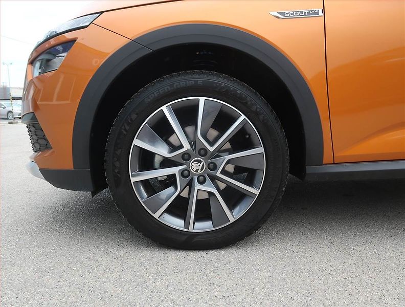 Škoda Kamiq (2022) Scoutline 1.0 TSI - fotka 15 z 19