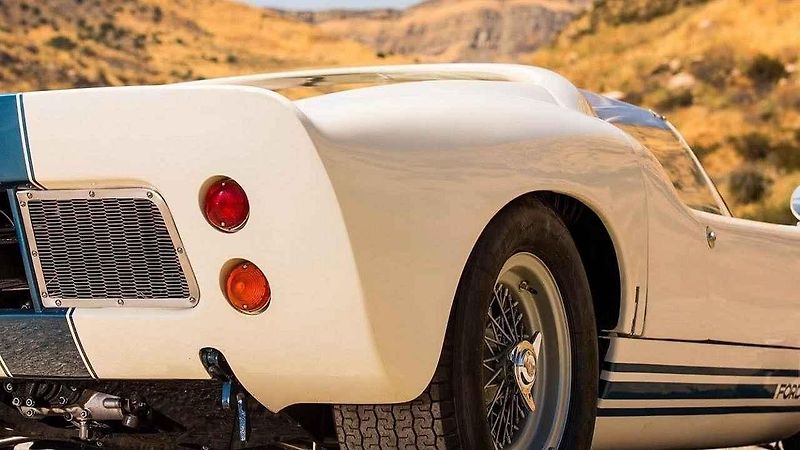 Ford GT40 Roadster.