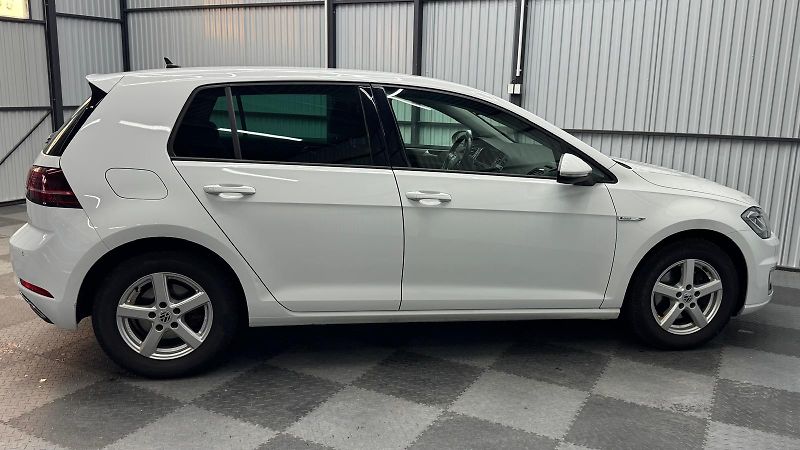 Volkswagen e-Golf (2018) 100KW - fotka 8 z 24