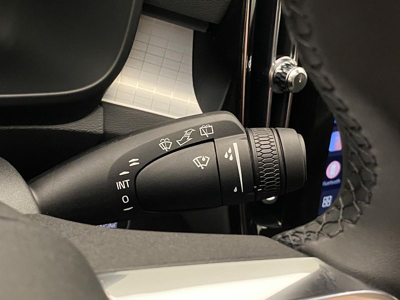 Volvo XC40 (2026) B3 AUT DARK ULTRA  - fotka 30 z 60