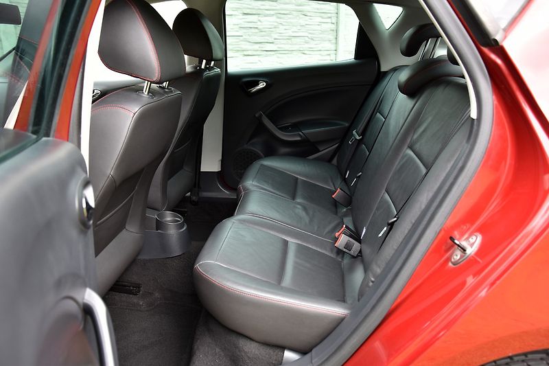 Seat Ibiza FR 1.6 TDi CR,XENON,KŮŽE,FACE - fotka 31 z 47
