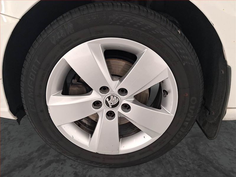 Škoda Fabia (2018) Style 1.0 TSI, Serv.kniha - fotka 15 z 24