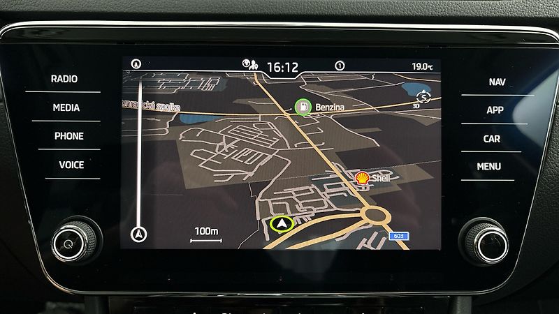 Škoda Superb 2.0 TDI DSG 4x4 Style - fotka 29 z 30