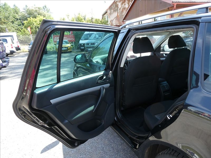 Škoda Octavia 1,4 TSi 90kW po servise, závěs - fotka 23 z 45