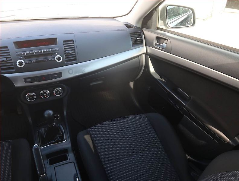 Mitsubishi Lancer (2010) 1.5 MIVEC, Serv.kniha, po STK - fotka 8 z 18