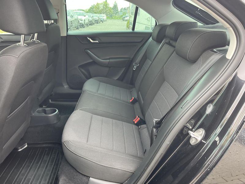 Škoda Rapid (2015) 1.4 TDi - fotka 10 z 13