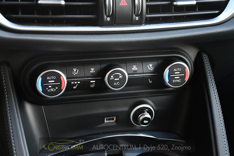 Alfa Romeo Stelvio 2.0T 16V 206kW VELOCE AT8 Q4 - fotka 27 z 50