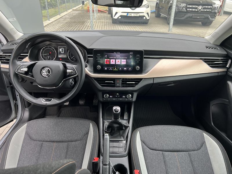 Škoda Scala (2022) 1,5TSi 110kW STYLE - fotka 24 z 38