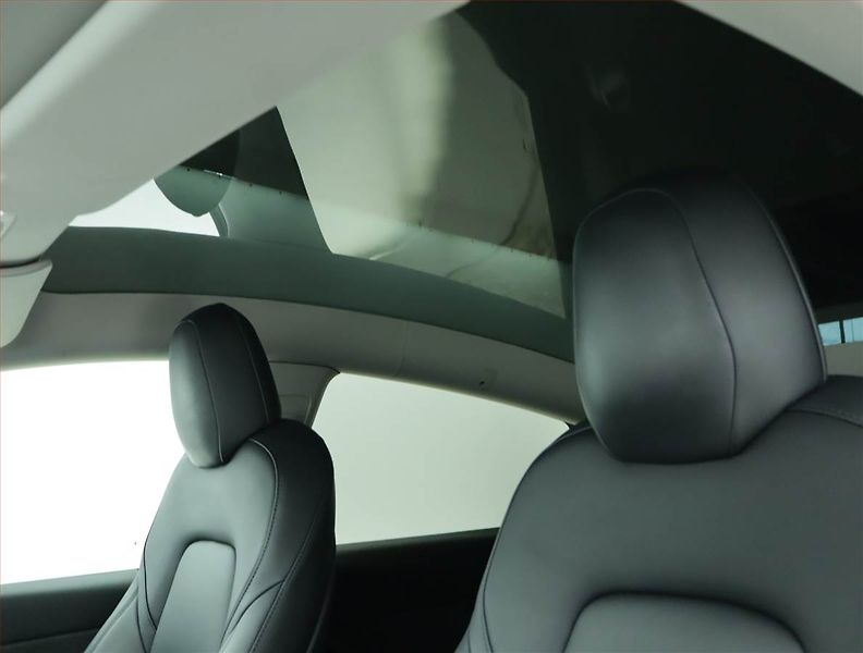 Tesla Model Y (2022) Long Range AWD 79kWh, SoH 89% - fotka 21 z 23