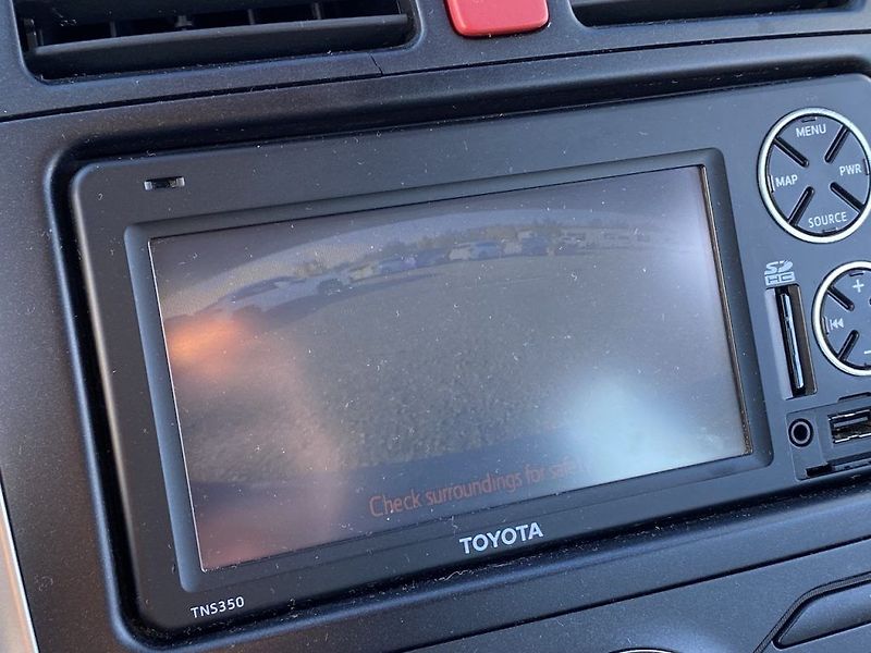 Toyota Auris 1.6i, ČR, Luna, 2x kola - fotka 12 z 15