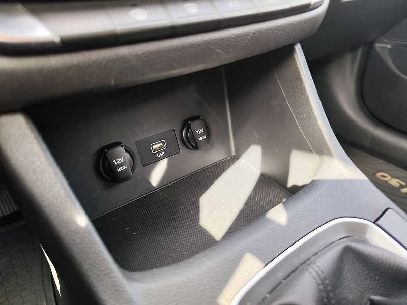 Hyundai i30 1.0 T-GDI/88kW Comfort - fotka 17 z 28