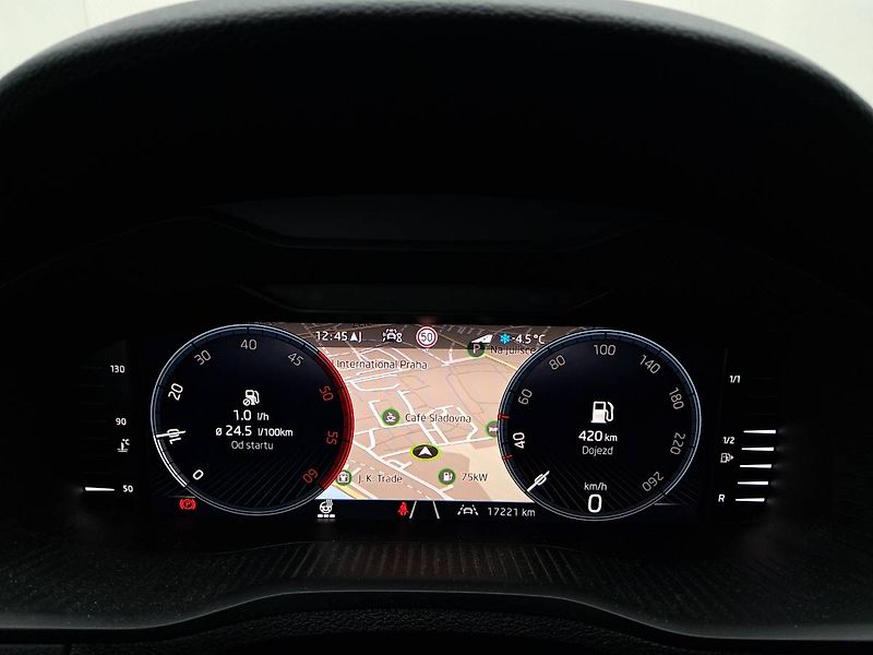 Škoda Karoq (2025) Top Selection 2.0 TDI / 85 kW - fotka 9 z 32