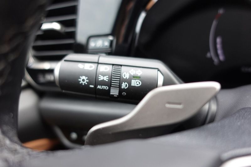 Lexus NX 350h NX350h Executive Top 4x4 - fotka 29 z 34