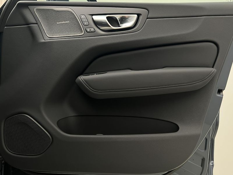 Volvo XC60 (2026) T6 AWD PLUS BRIGHT AUT - fotka 8 z 47