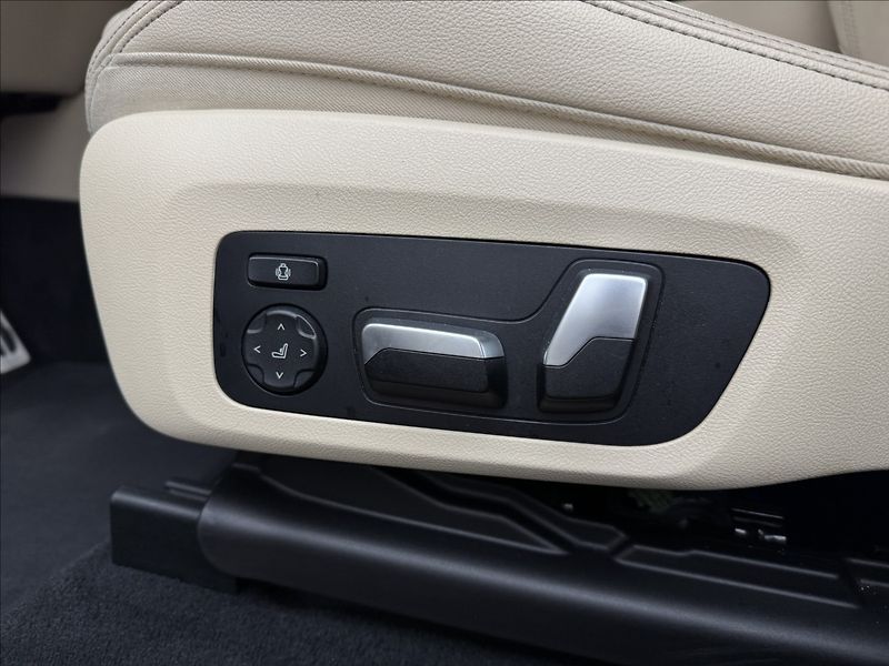BMW X4 3,0 M40d DPH HUD 360° H/K CZ - fotka 37 z 49