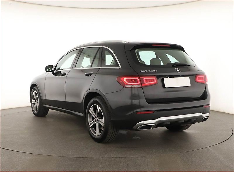 Mercedes-Benz GLC (2019) 220 d 4MATIC - fotka 4 z 19