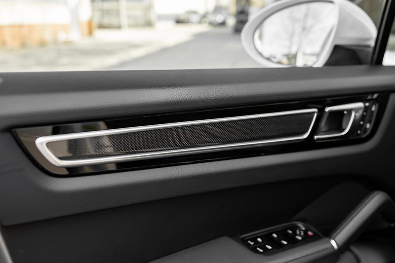 Porsche Cayenne (2023) COUPE PLATINUM EDITION - fotka 20 z 33