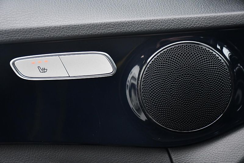 Mercedes-Benz Třídy C 200d PRAV. SERVIS MB 2xPNEU - fotka 27 z 55