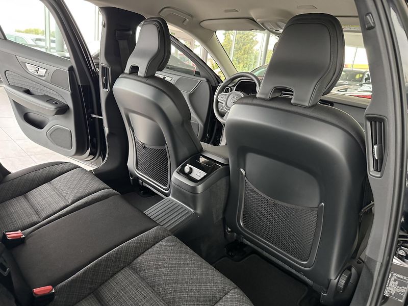Volvo V60 T6 AWD*Recharge*KeyLess*Tažné - fotka 18 z 39