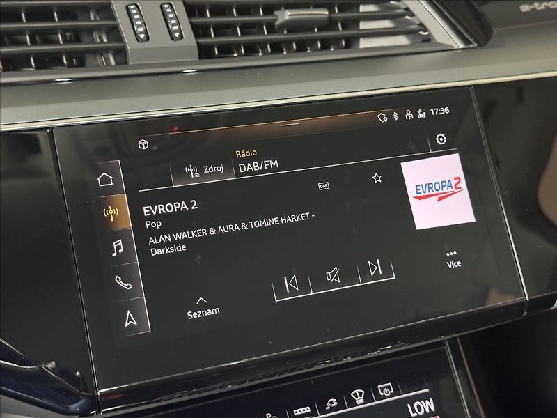Audi e-tron 300kW S-Line Night Vision - fotka 38 z 48