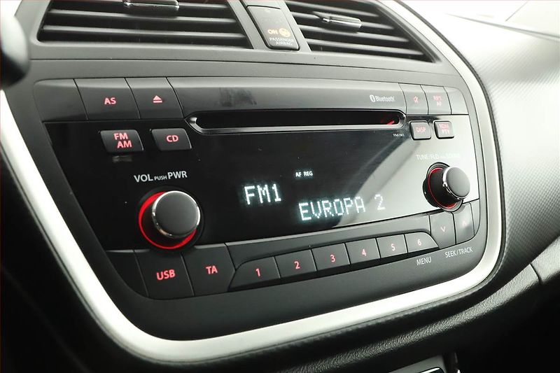 Suzuki SX4 S-Cross (2014) 1.6 DDiS AllGrip, 4X4 - fotka 9 z 14