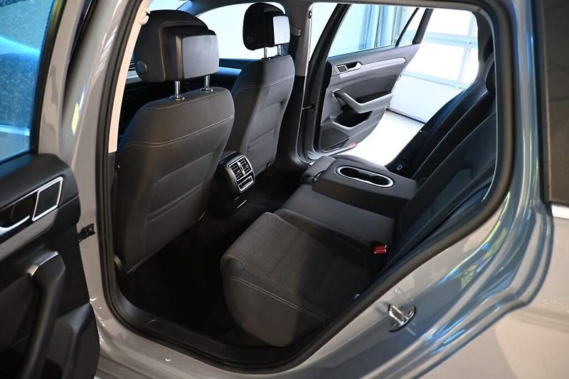 Ford S-MAX (2022) 2.0 TITANIUM Kamera Tažné 8 Ko - fotka 9 z 32