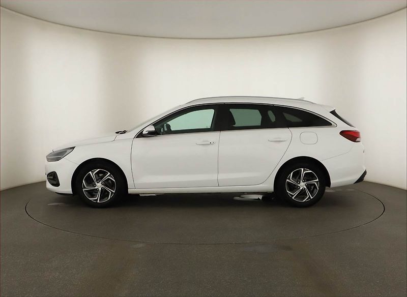 Hyundai i30 (2023) Comfort 1.0 T-GDI, Automat, ČR - fotka 3 z 14