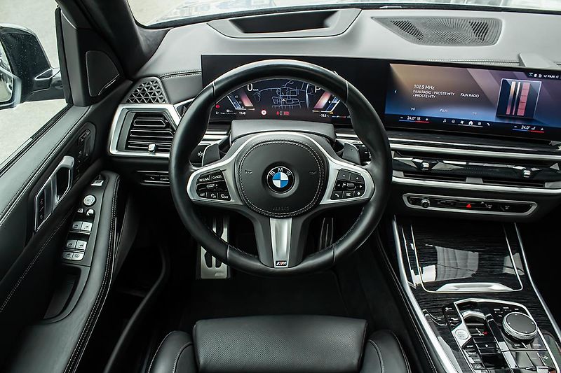 BMW X7 3,0   xDrive40d ČR MpaketHarma - fotka 18 z 32