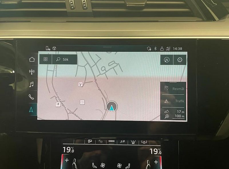Audi Q8 e-tron 50 Q SoH 94% Kam Matrix HuD - fotka 17 z 20