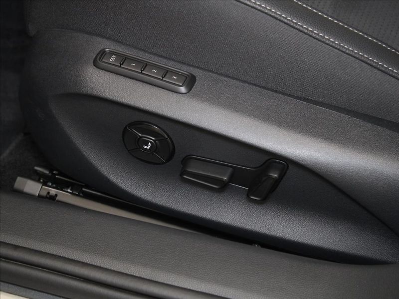 Škoda Superb 1,5 TSI m-HEV Sportline 5L.Zár - fotka 25 z 30