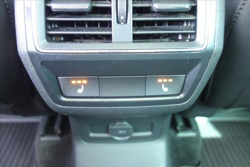 Škoda Karoq 2,0 TDi,ČR,4x4,PANORAMA,STYLE. - fotka 19 z 50