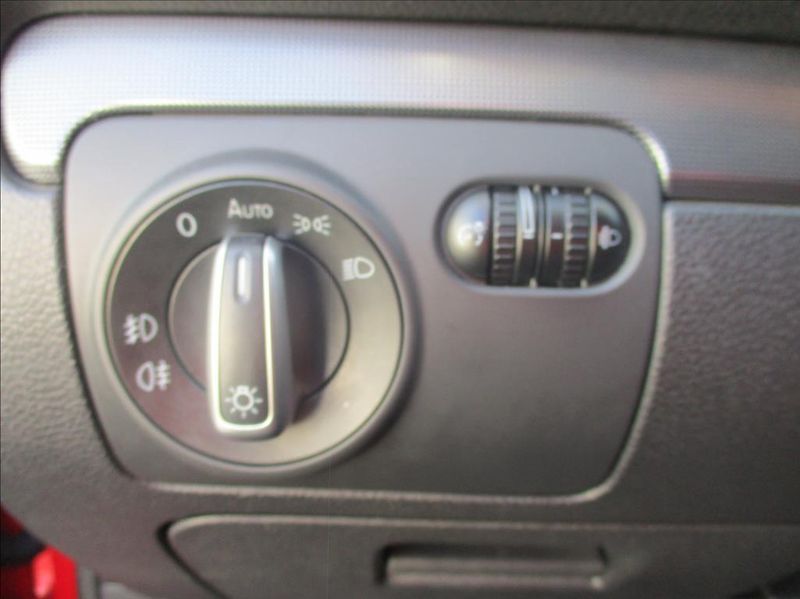 Volkswagen Golf 1,2 TSI, 77kW,servis,aut.klima - fotka 17 z 33