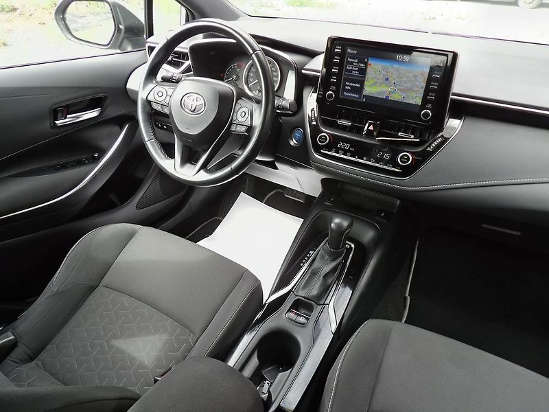 Toyota Corolla 1.8Hybrid Business Navi Kamera - fotka 21 z 28