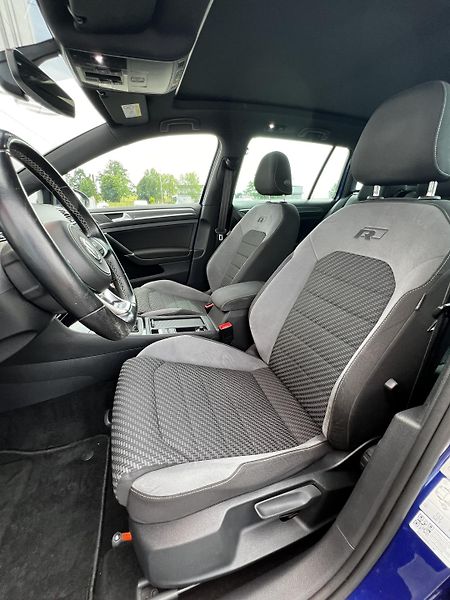 Volkswagen Golf 1.6TDI 85kW R-Line Virtual  - fotka 6 z 27