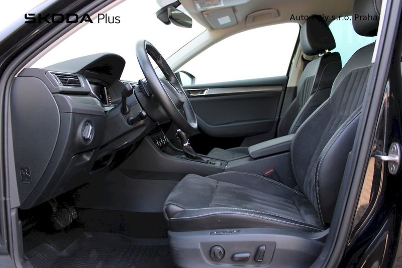 Škoda Superb (2023) 2.0 TDI 110 kW Style Plus - fotka 8 z 25